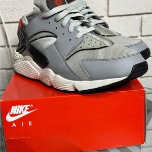 Nike Air Huarache – Men’s Size 13